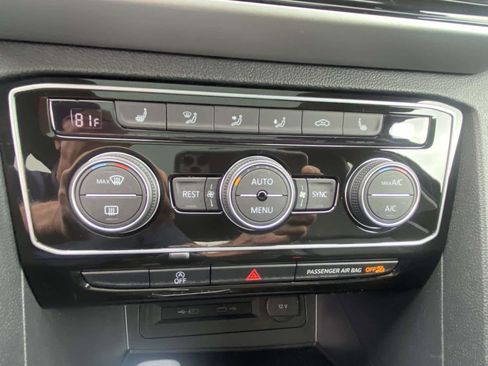 Certified 2022 Volkswagen Atlas SEL R-Line AWD/4WD image 19