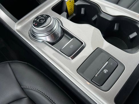 Certified 2024 Ford Edge SEL w/ Convenience Package image 26