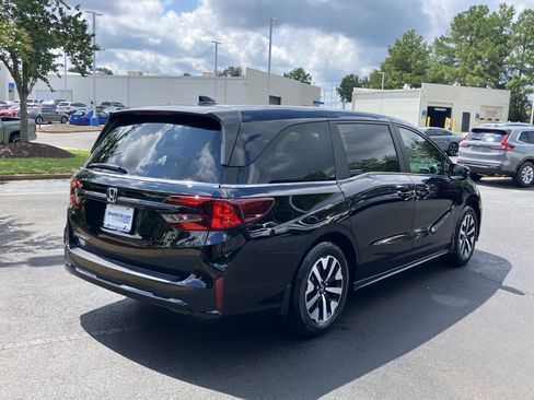 Certified 2026 Honda Odyssey EX-L image 10