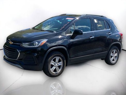 Used 2019 Chevrolet Trax LT w/ Driver Confidence Package image 2