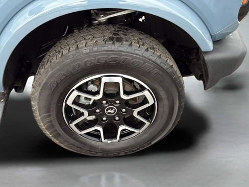 Used 2025 Ford Bronco Outer Banks image 42