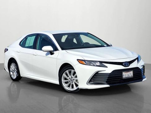 Used 2024 Toyota Camry LE image 8