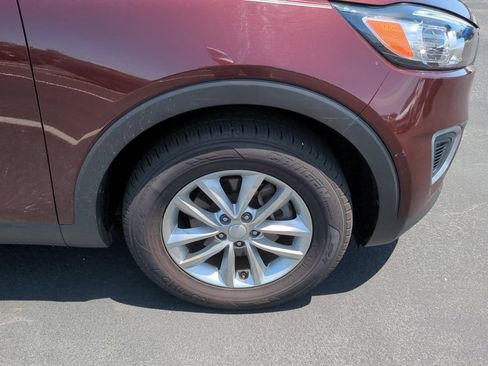 Used 2017 Kia Sorento FWD w/ LX Convenience Package image 14