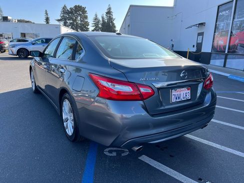 Used 2017 Nissan Altima 2.5 SV image 8