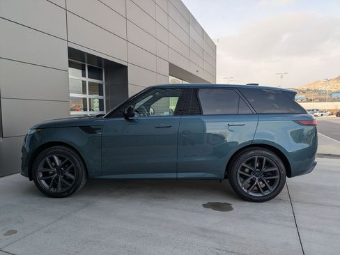 New 2026 Land Rover Range Rover Sport Dynamic SE image 9