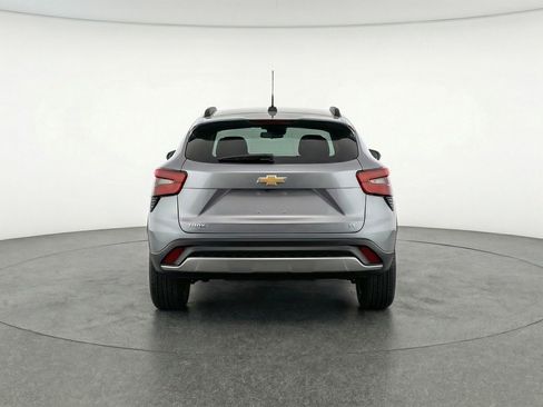 Used 2025 Chevrolet Trax LT FWD image 7