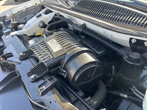 Used 2017 Chevrolet Express 2500 RWD image 15