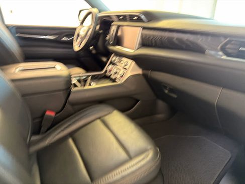Used 2023 GMC Yukon XL Denali image 28