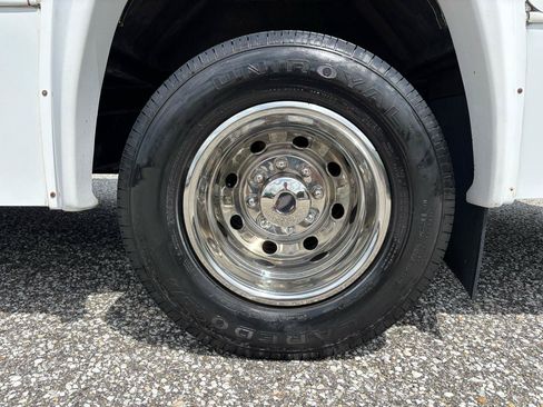 Used 2006 Ford E-350 and Econoline 350 Super Duty RWD image 26