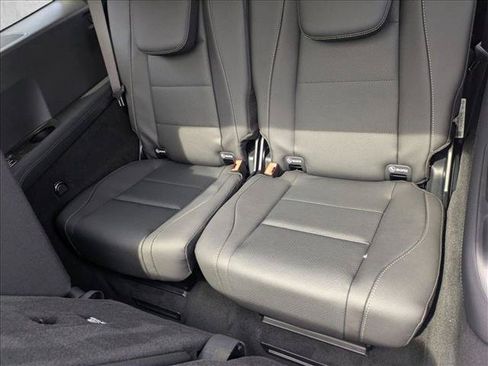 Certified 2026 Mercedes-Benz GLS 450 4MATIC image 19