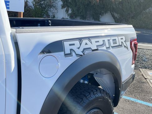 Used 2018 Ford F150 Raptor w/ Equipment Group 802A Luxury image 10