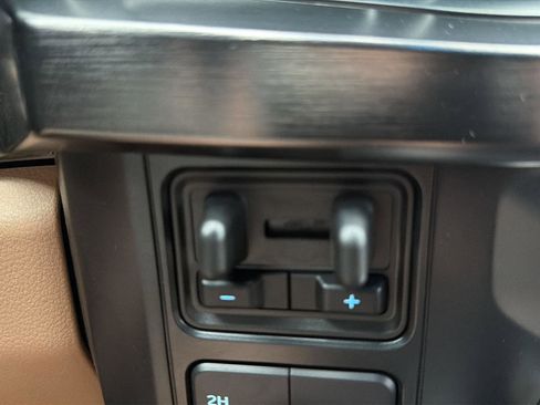 Used 2024 Ford F250 Lariat w/ Sport Appearance Package image 16