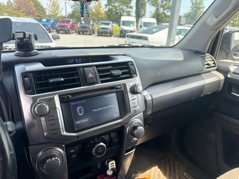 Used 2014 Toyota 4Runner SR5 AWD/4WD image 2