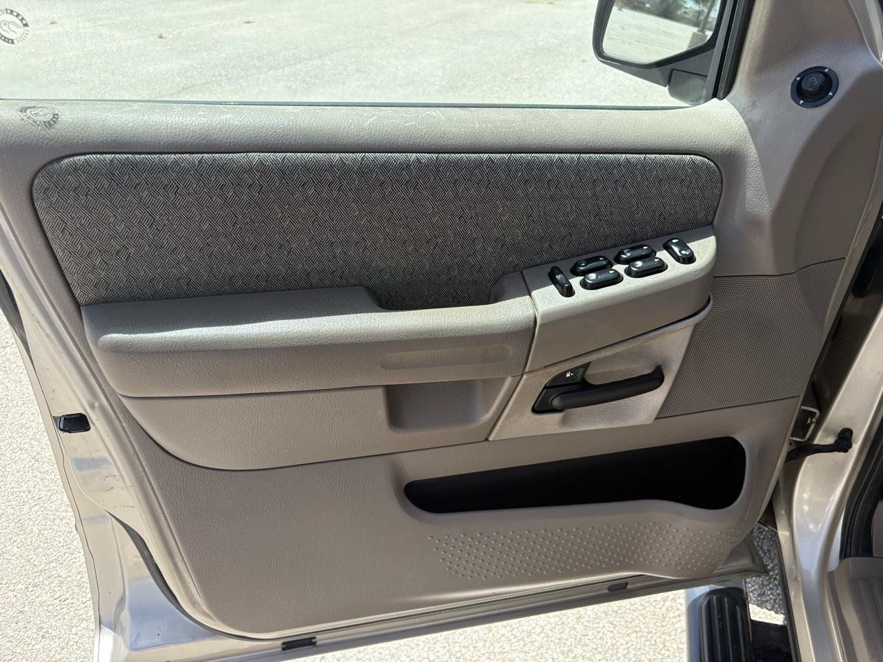 Used 2004 Ford Explorer XLS RWD image 19