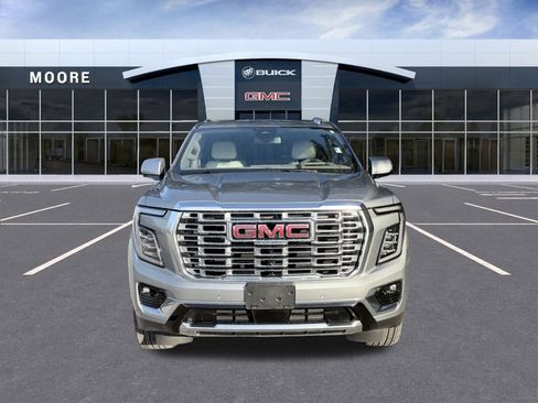 Used 2025 GMC Yukon XL Denali w/ Sun & Power Step Package image 3