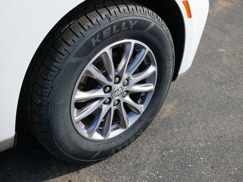 Used 2023 Buick Enclave Essence AWD/4WD image 13