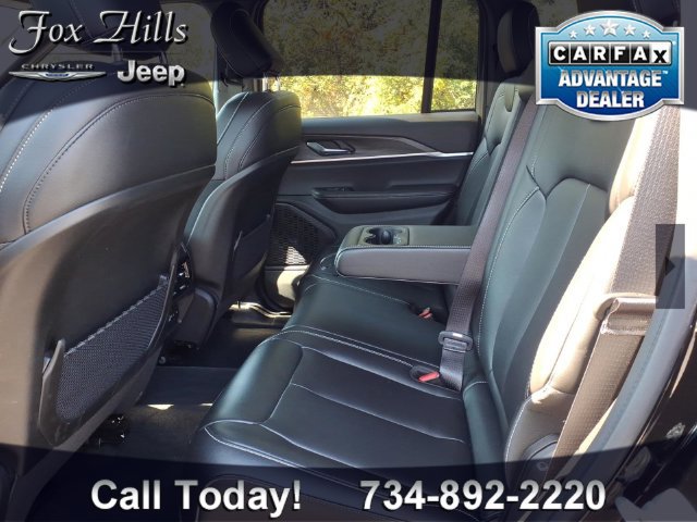 Certified 2025 Jeep Grand Cherokee Limited w/ Black Appearance Package AWD/4WD image 11