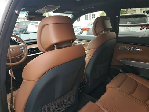 Used 2023 Genesis GV70 2.5T w/ Advanced Package image 25