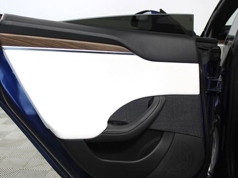 Used 2022 Tesla Model S Plaid image 24