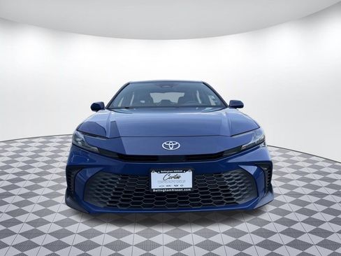 Used 2025 Toyota Camry SE FWD image 2