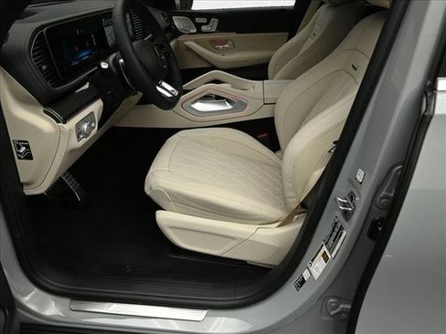 New 2026 Mercedes-Benz GLS 63 AMG 4MATIC image 9