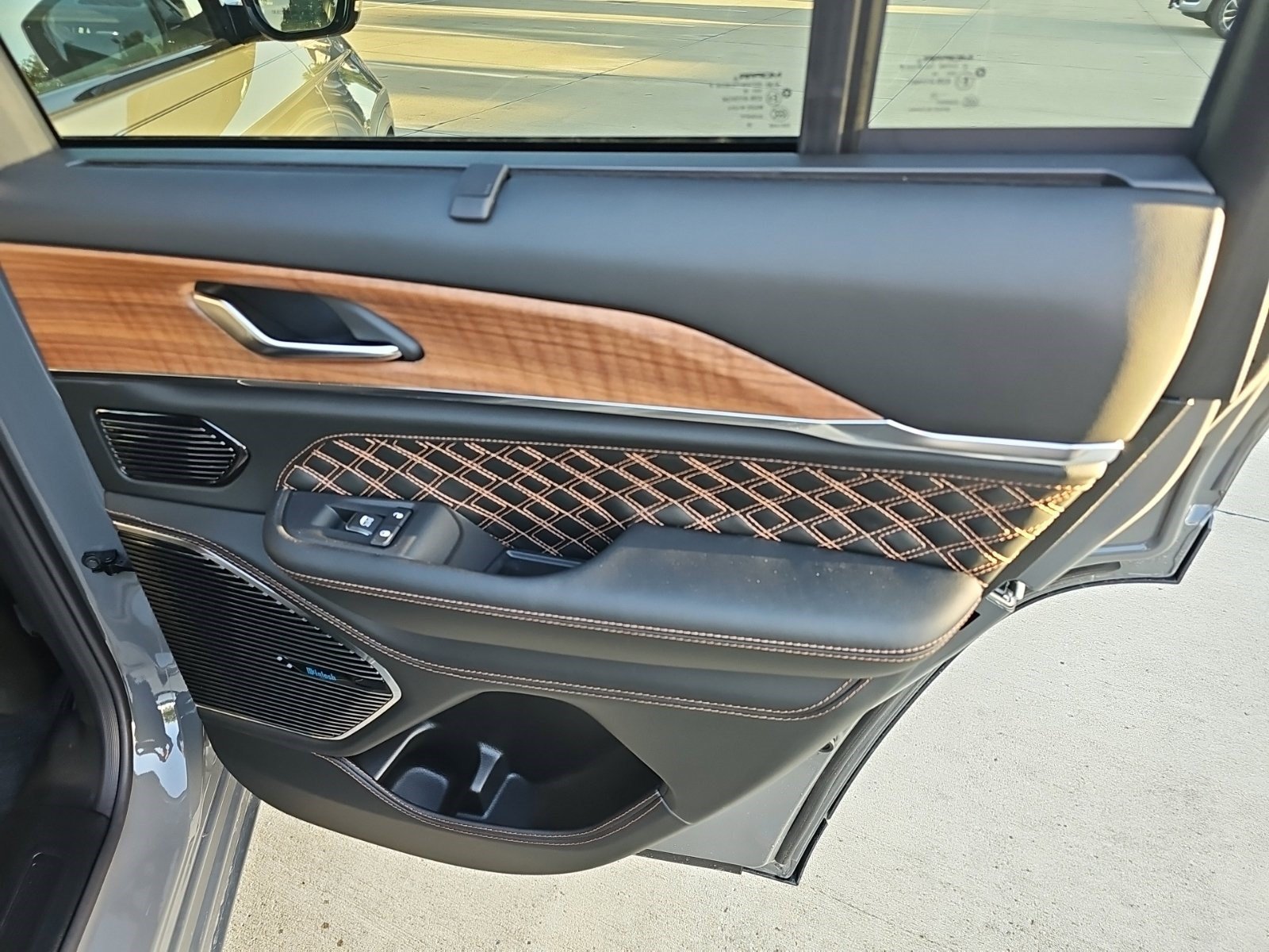 New 2027 Jeep Grand Cherokee Summit AWD/4WD image 15