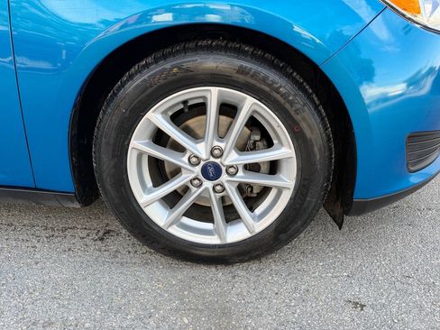 Used 2016 Ford Focus SE w/ Reverse Sensing Package FWD image 12