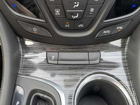 Used 2017 Buick Envision Essence image 32