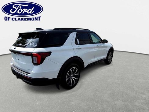 New 2026 Ford Explorer ST-Line AWD/4WD image 8