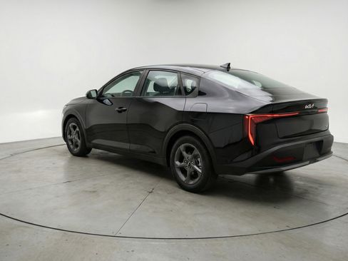 Used 2025 Kia K4 LXS image 6