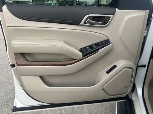 Used 2020 GMC Yukon XL Denali w/ Denali Premium Package AWD/4WD image 10