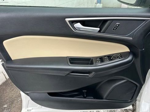 Used 2022 Ford Edge SEL w/ Convenience Package image 11