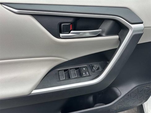 Used 2023 Toyota RAV4 XLE image 16