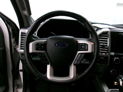 Used 2015 Ford F150 Lariat image 7