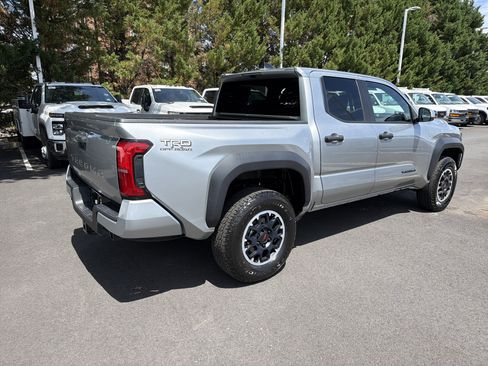 Used 2024 Toyota Tacoma TRD Off-Road AWD/4WD image 10