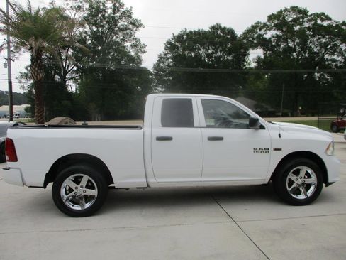 Used 2018 RAM 1500 Express RWD image 27
