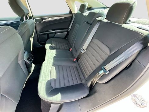 Used 2020 Ford Fusion SE image 23