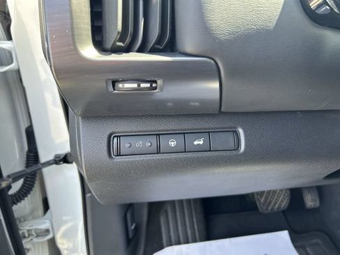 Certified 2024 Nissan Pathfinder SL AWD/4WD image 17