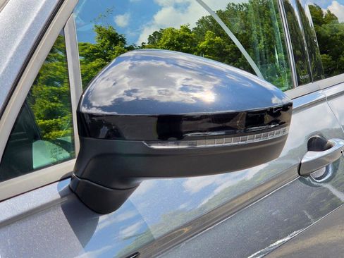 Certified 2024 Volkswagen Tiguan SE R-Line FWD image 12