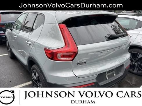 Used 2024 Volvo XC40 B5 Plus w/ Climate Package AWD/4WD image 4