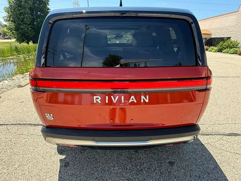 Used 2023 Rivian R1S Adventure AWD/4WD image 4