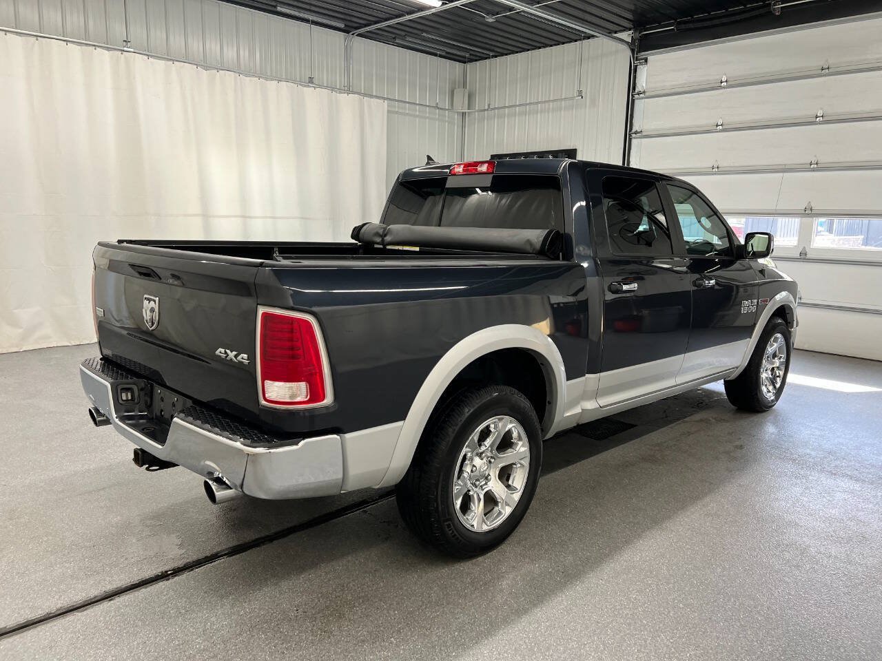 Used 2015 RAM 1500 Laramie w/ Convenience Group AWD/4WD image 4