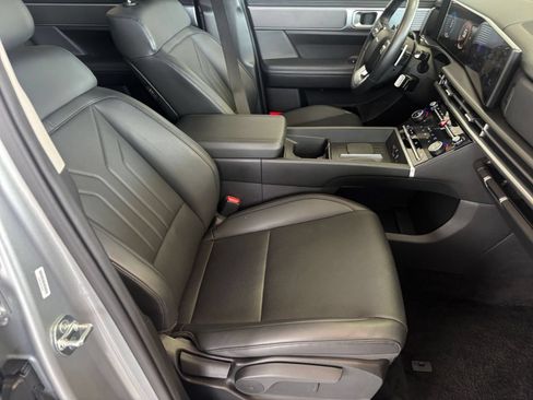 Used 2025 Hyundai Santa Fe SEL FWD image 38