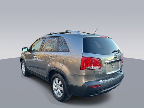 Used 2013 Kia Sorento LX w/ Convenience Pkg image 5