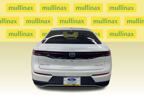 Used 2025 Toyota Crown Limited image 6