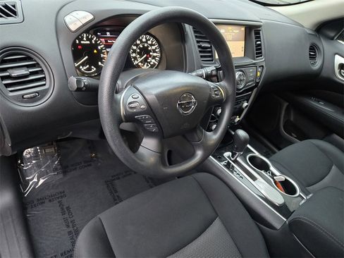 Used 2017 Nissan Pathfinder S image 13