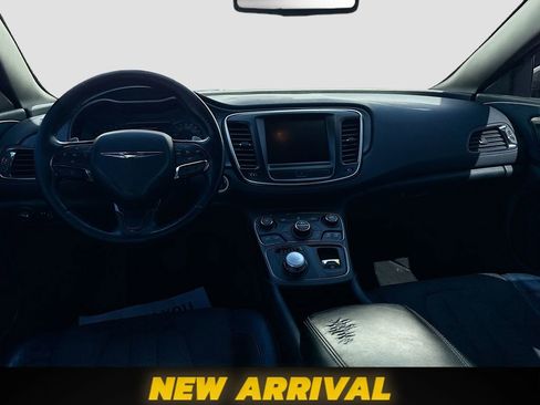 Used 2015 Chrysler 200 S w/ Comfort Group image 20