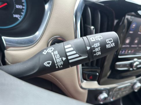 Used 2023 Chevrolet Traverse LS image 37