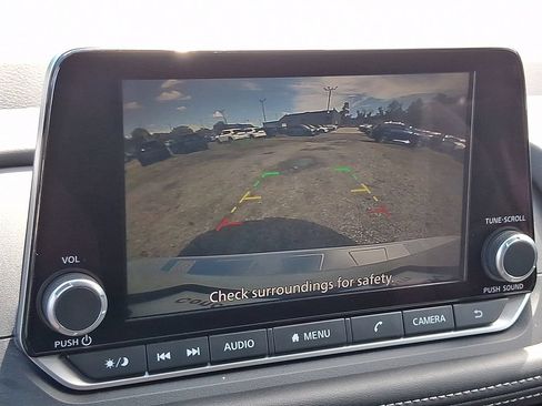 Certified 2025 Nissan Rogue SV AWD/4WD image 18