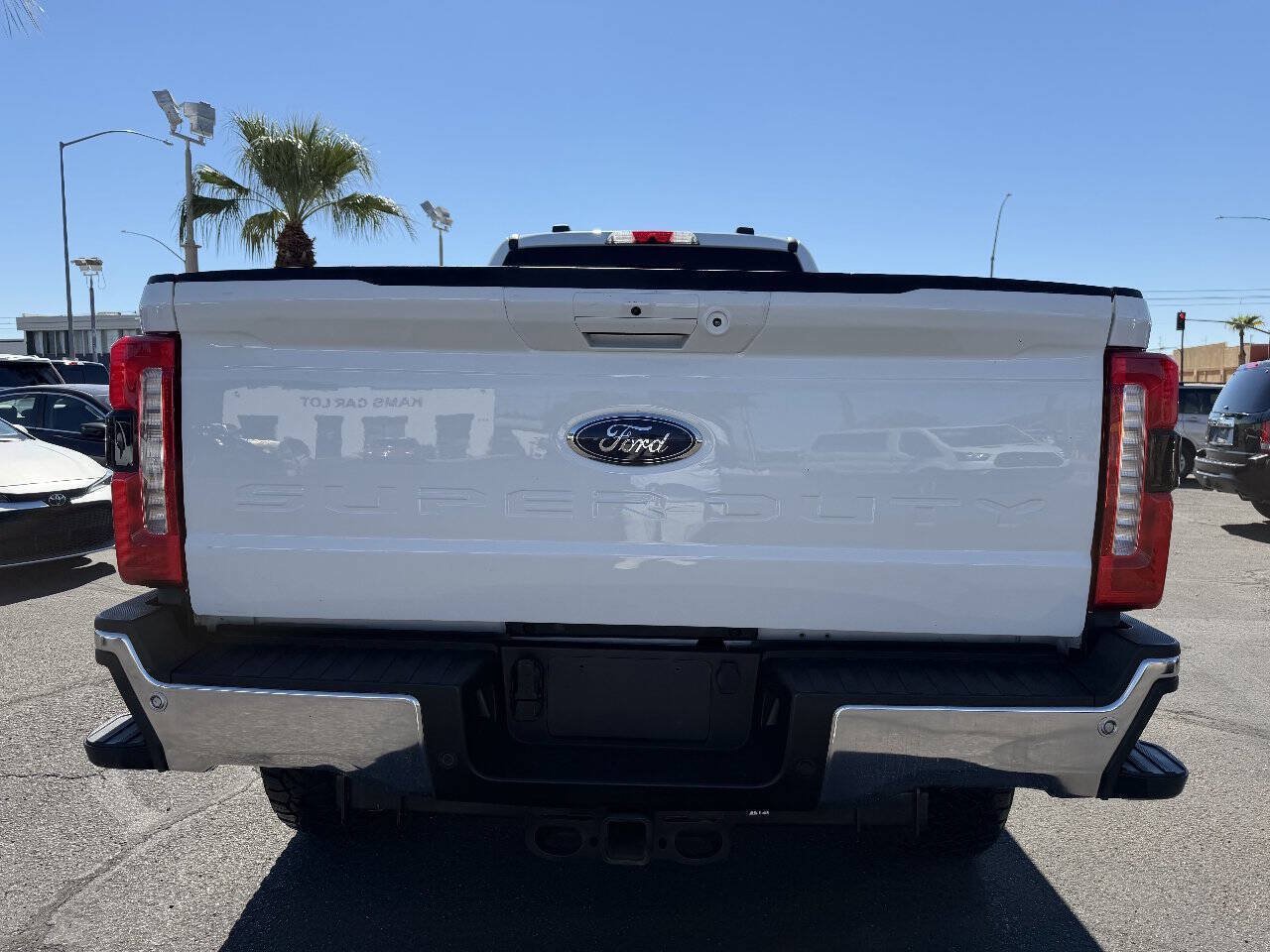 Used 2023 Ford F350 Lariat w/ FX4 Off-Road Package AWD/4WD image 7